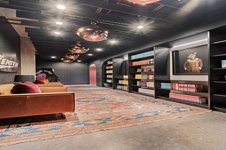 More Photos Of 404 E College St, Iowa City Hotel For Sale