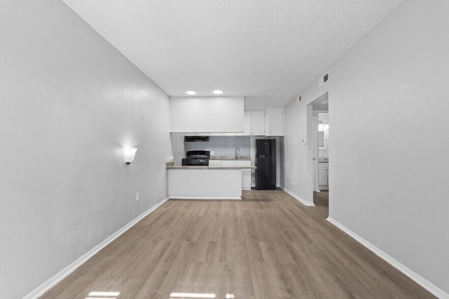 More Photos Of 5901 S Calloway Dr, Fort Worth Multifamily For Sale