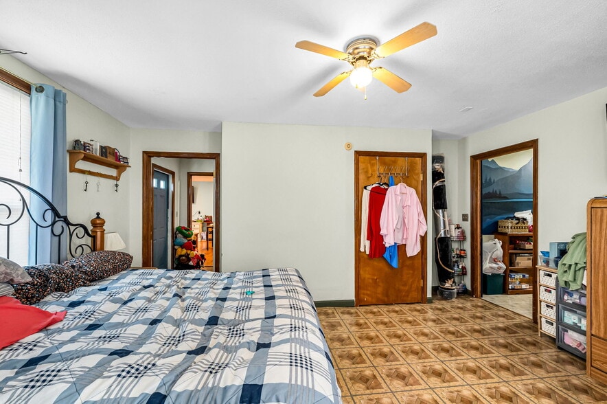 More Photos Of 526 College Hwy, Southwick Specialty For Sale