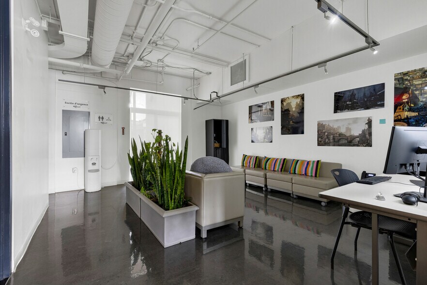 More Photos Of 525 Rue Sherbrooke E, Montréal Office For Lease