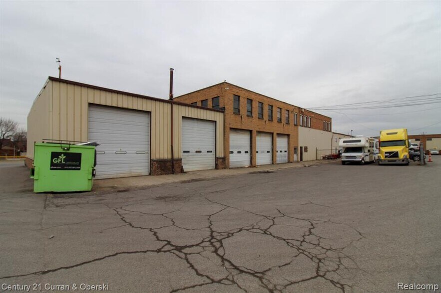 More Photos Of 14201 Prospect St, Dearborn General Retail For Sale