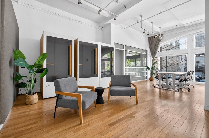 More Photos Of 40-42 W 17th St, New York Apartments For Lease