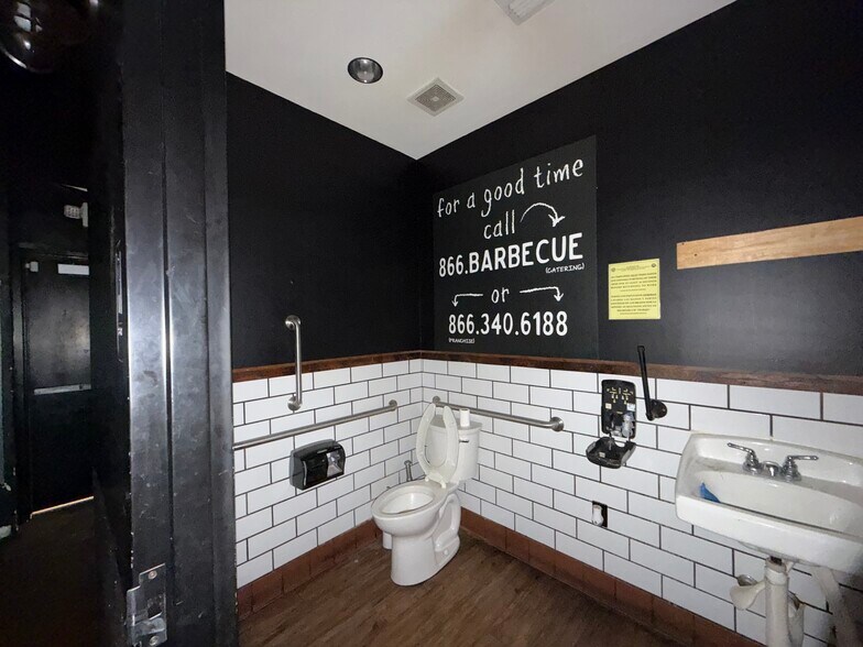 More Photos Of 1513 N Zaragoza Rd, El Paso Storefront Retail Office For Lease