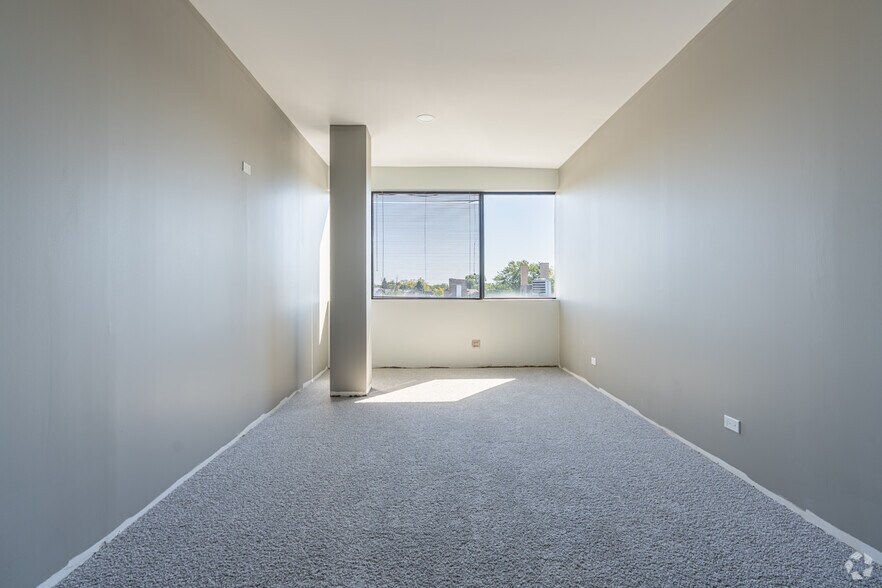 More Photos Of 4192 S Archer Ave, Chicago General Retail For Sale