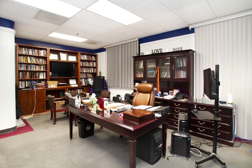 More Photos Of 1811 S 7th St, San Jose Warehouse For Sale