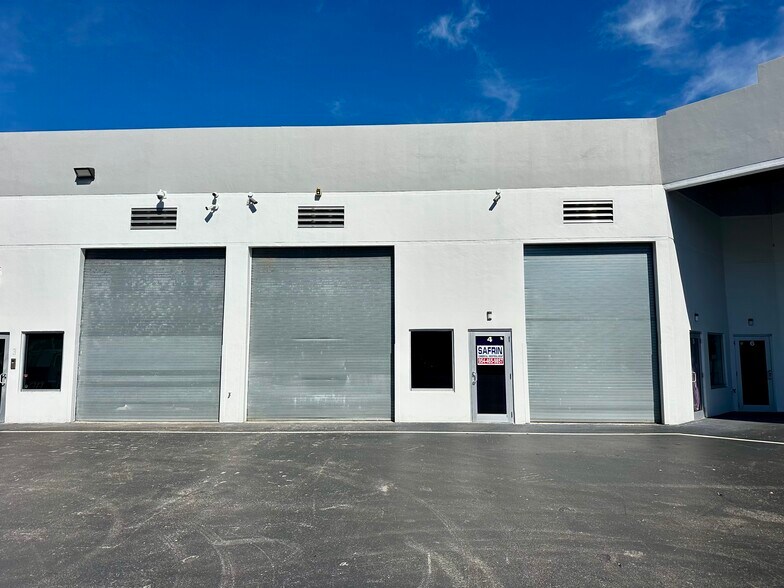 More Photos Of 3601 SW 30th Ave, Fort Lauderdale Warehouse For Lease