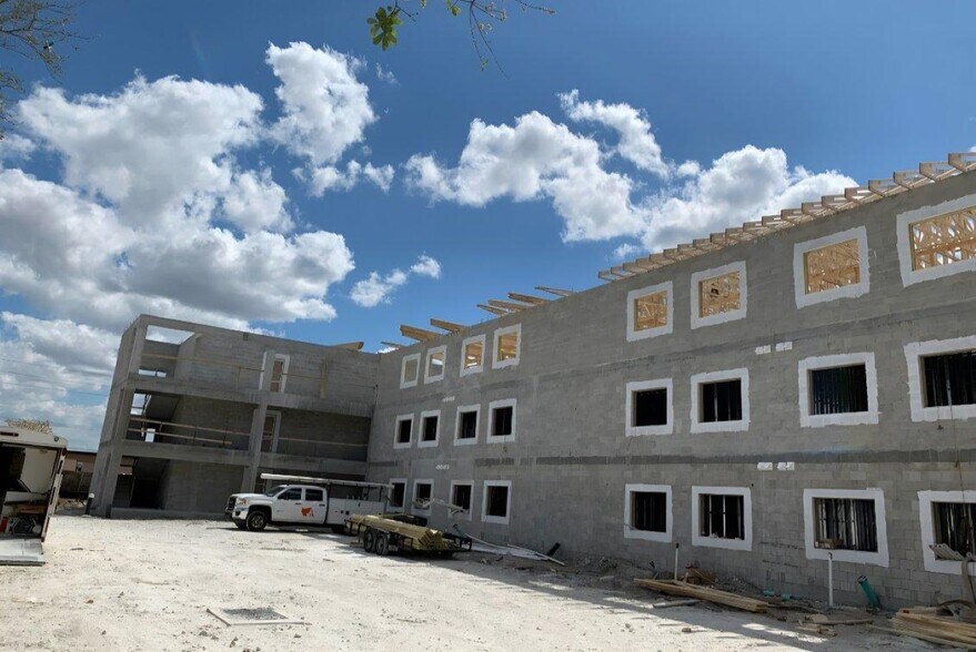 More Photos Of 2771 Royal Palm Ave, Fort Myers Apartments For Sale