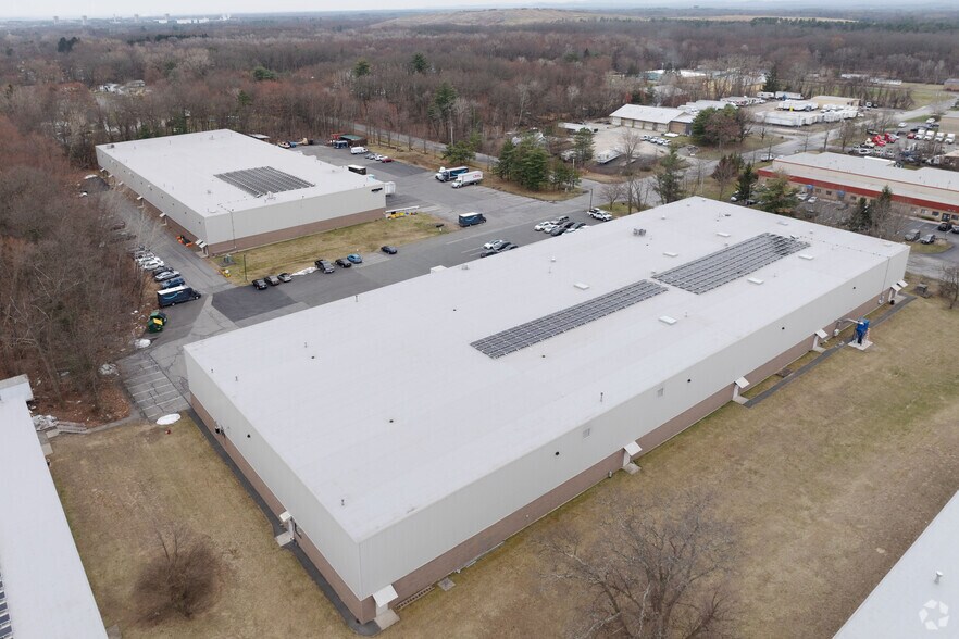 More Photos Of 30 Post Rd, Colonie Warehouse For Lease