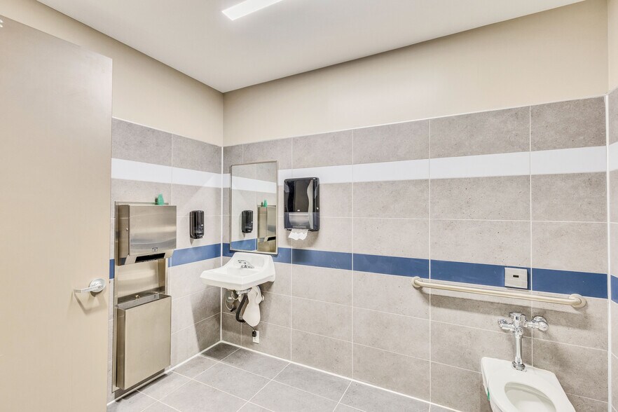 More Photos Of 9100 Hwy 290 E, Austin Research And Development For Sale