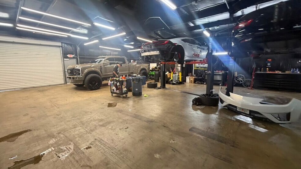 More Photos Of 5925 Precision Dr, Orlando Warehouse For Lease
