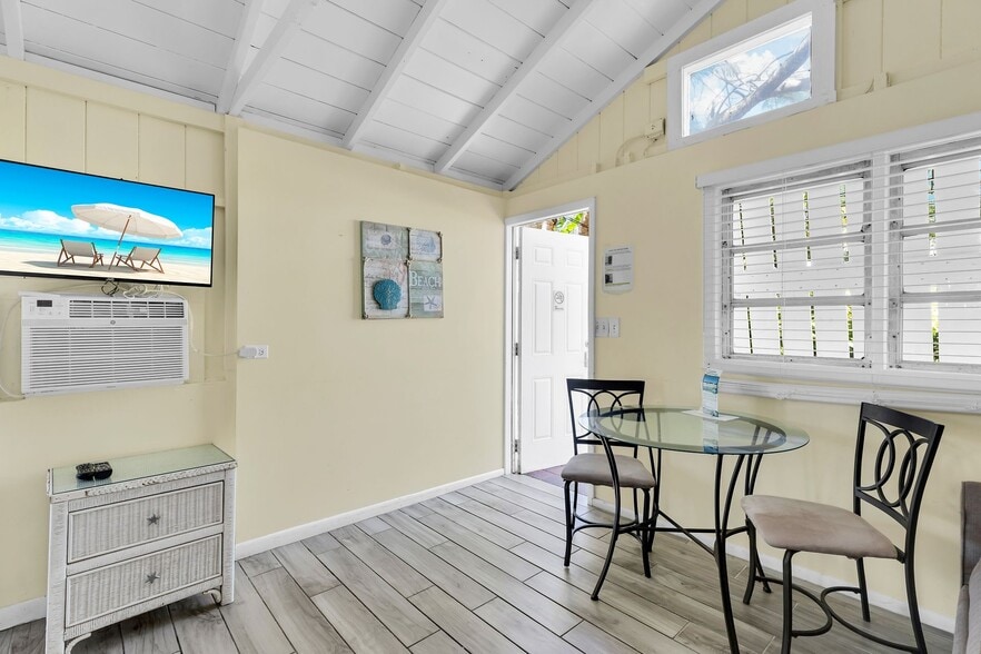 More Photos Of 243 61st St, Marathon Hotel For Sale