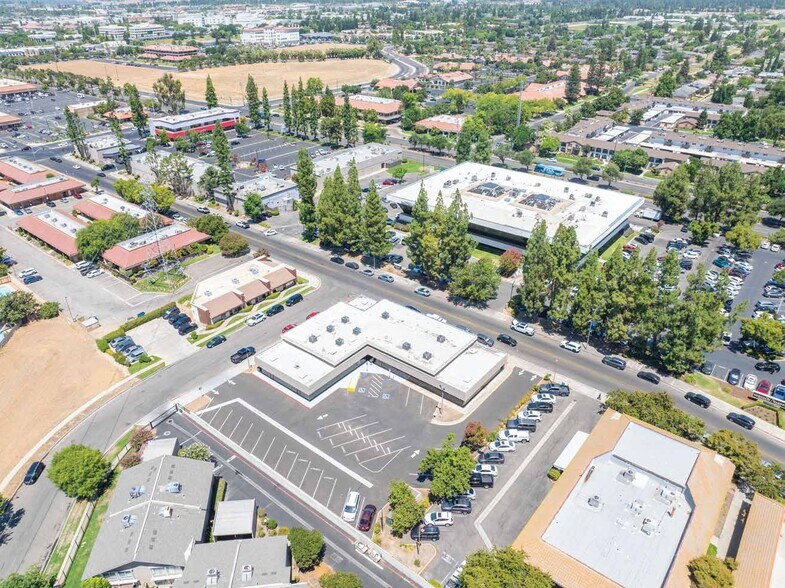 More Photos Of 1111 E Warner Ave, Fresno Medical For Lease