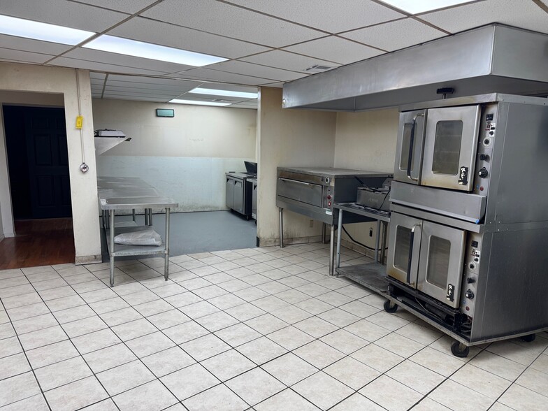 More Photos Of 1505 E Portland Rd, Newberg Restaurant For Lease