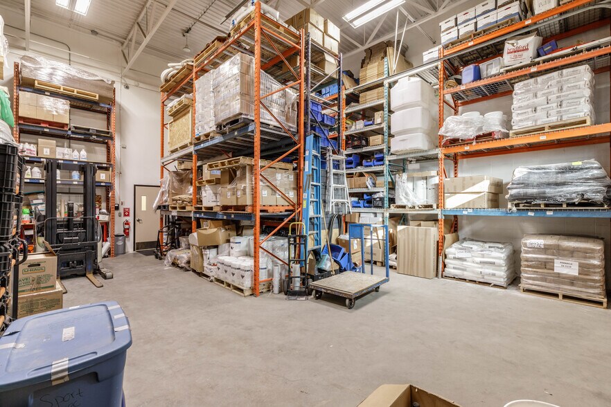 More Photos Of 4116 64 Av SE, Calgary Industrial For Sale