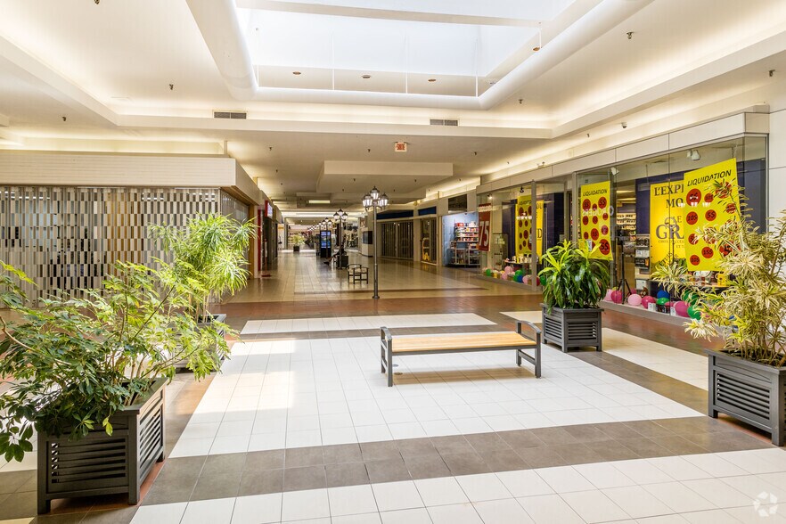 More Photos Of 50 Rue Dufferin, Salaberry-de-valleyfield General Retail For Sale