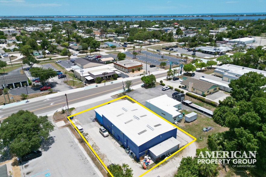 More Photos Of 36 W Dearborn St, Englewood Freestanding For Lease