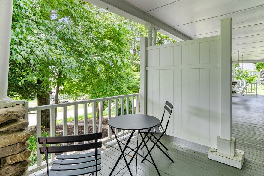 More Photos Of 33 Vance Ave, Black Mountain Apartments For Sale