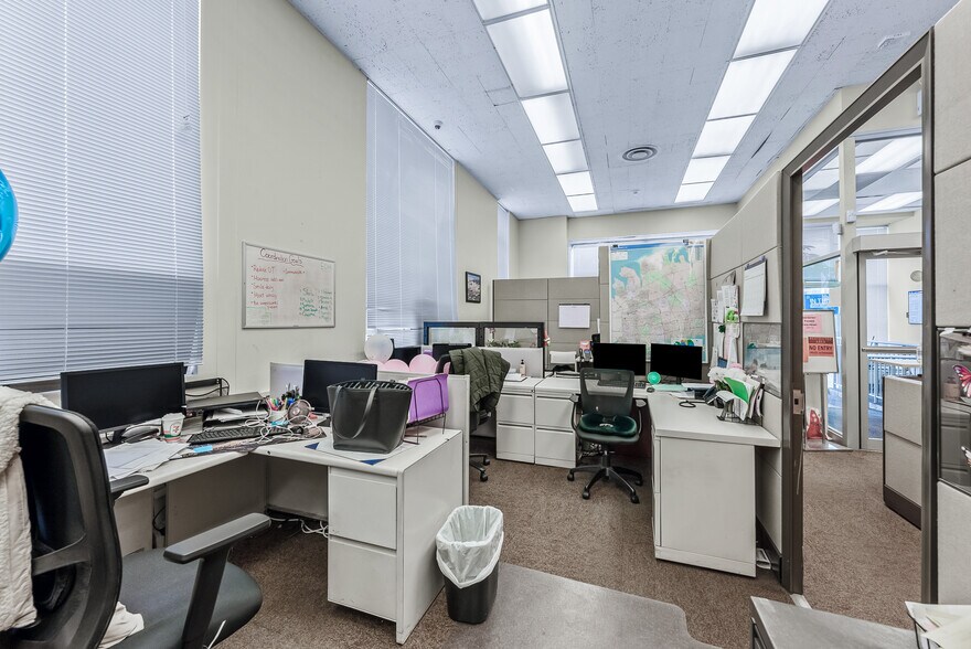 More Photos Of 166-170 Jericho Tpke, Floral Park Loft Creative Space For Lease