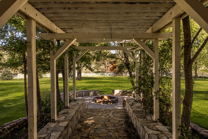 More Photos Of 1613 Black Canyon Rd, Heber Lodge Meeting Hall For Sale