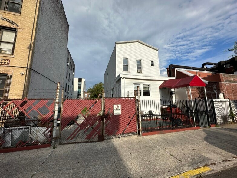 14 E 32nd St, Brooklyn, NY 11226 Land For Sale