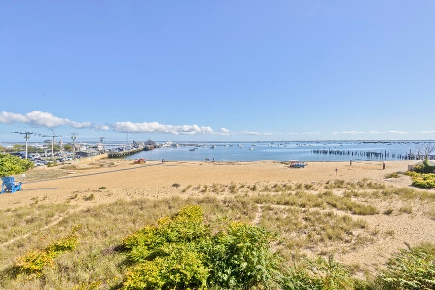 More Photos Of 265 Commercial St, Provincetown Flex For Lease