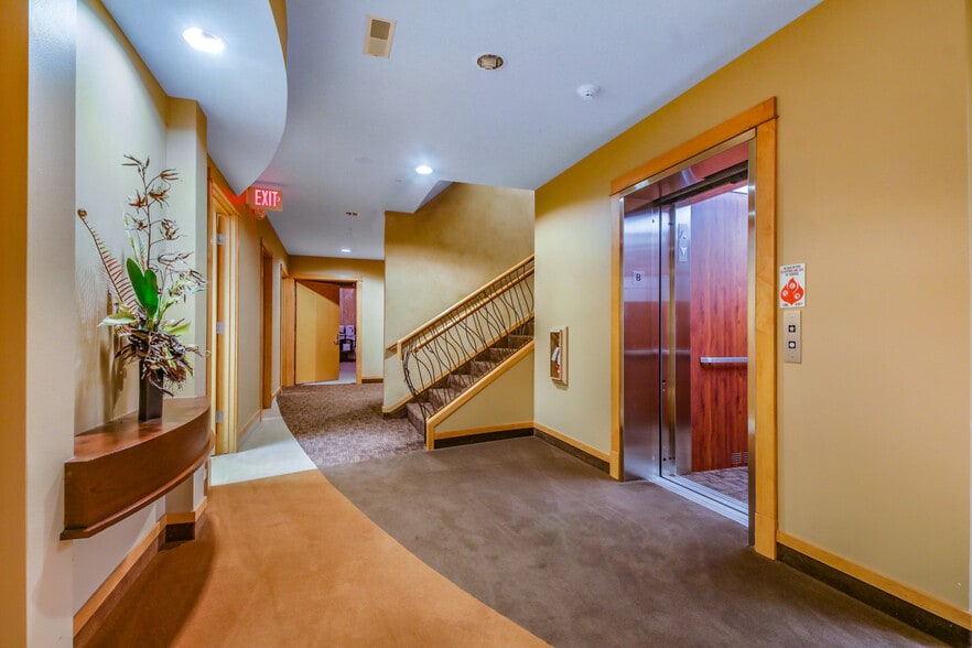 More Photos Of 659 W Hamilton Ave, Eau Claire Medical For Sale