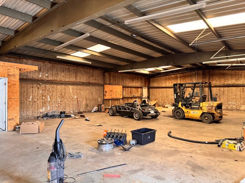 More Photos Of 603 Lake Murray Dr E, Ardmore Flex For Sale