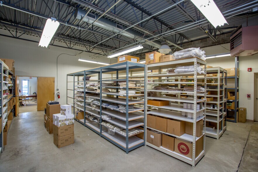 More Photos Of 1806 Deep Run Rd, Pipersville Industrial For Lease