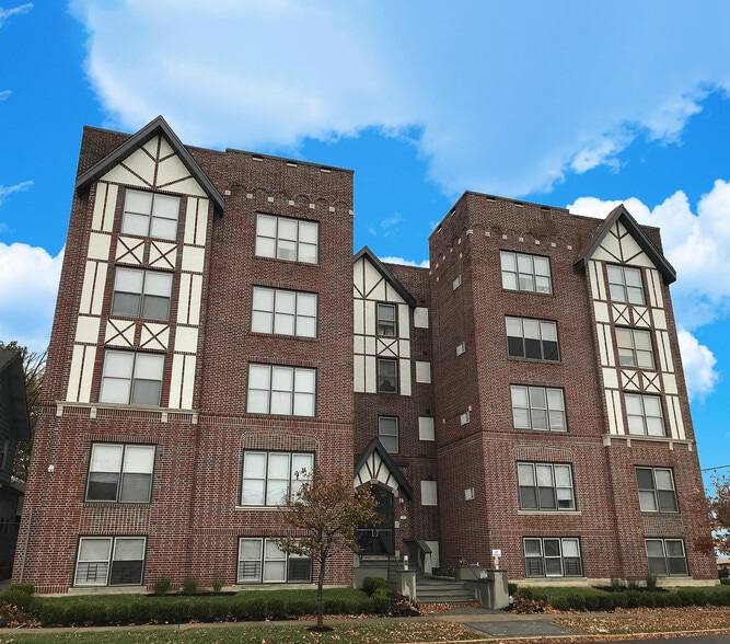 Primary Photo Of 533 E 2nd Ave, Roselle Apartments For Sale