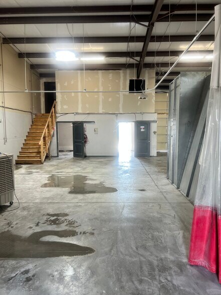 More Photos Of 2163 Golden Heights Rd, Fort Worth Flex For Lease