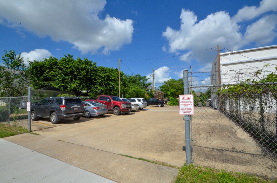 More Photos Of 1510-1514 W Magnolia Ave, Fort Worth Storefront Retail Office For Lease