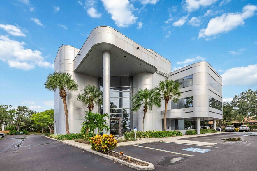 Primary Photo Of 3400 S Tamiami Trl, Sarasota Medical For Lease
