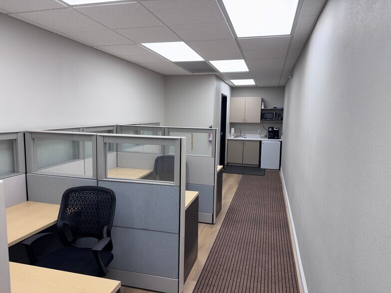 More Photos Of 6015 S Rainbow Blvd, Las Vegas Coworking Space