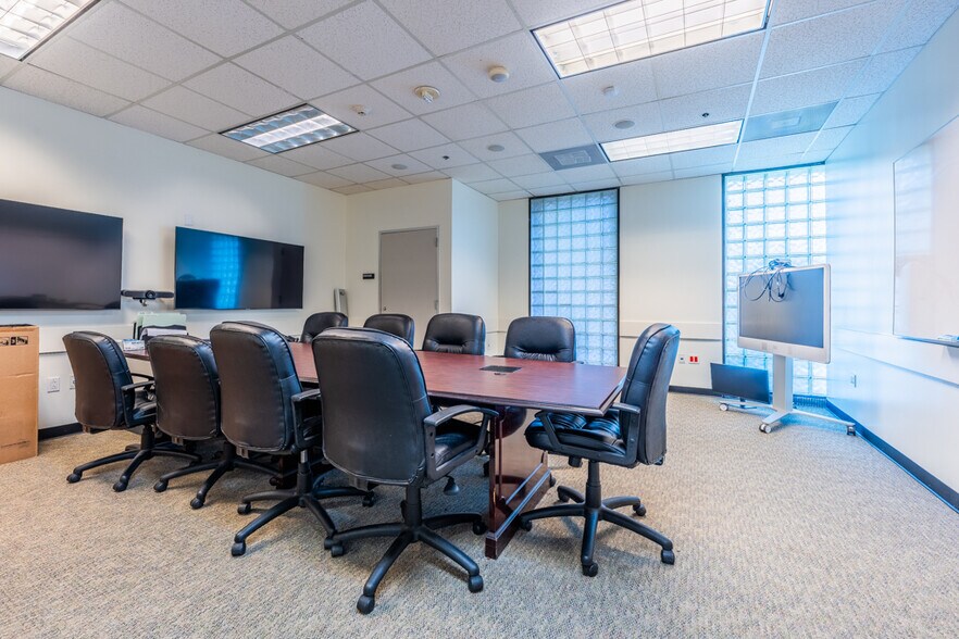 More Photos Of 2110 E Governors Cir, Houston Light Manufacturing For Sale