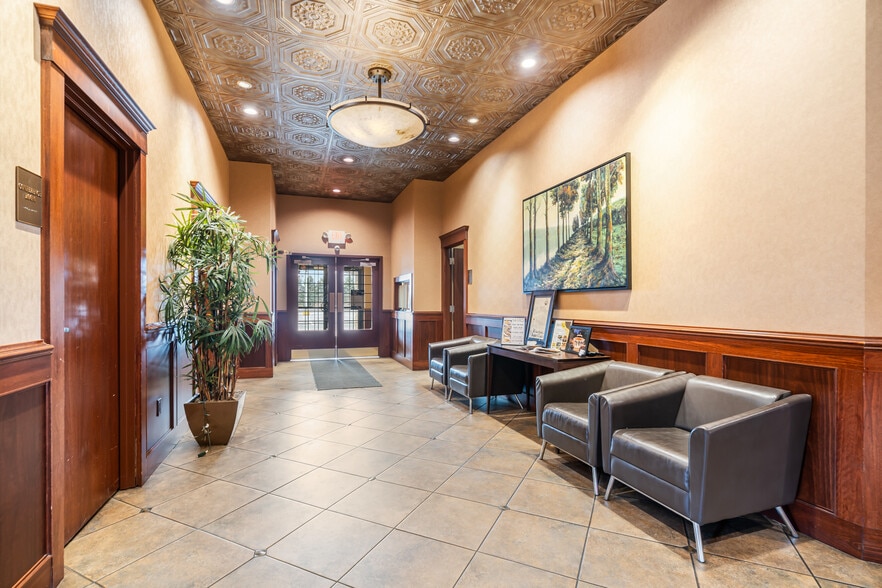 More Photos Of 3177 French Rd, De Pere Freestanding For Sale