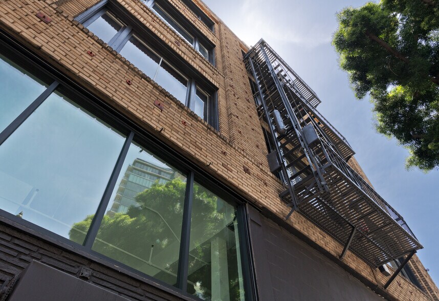 More Photos Of 734 S Main St, Los Angeles Loft Creative Space For Lease