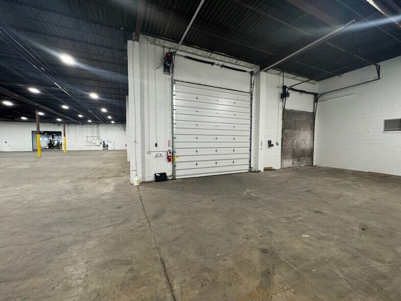 More Photos Of 4725 Manufacturing Rd, Cleveland Manufacturing For Lease
