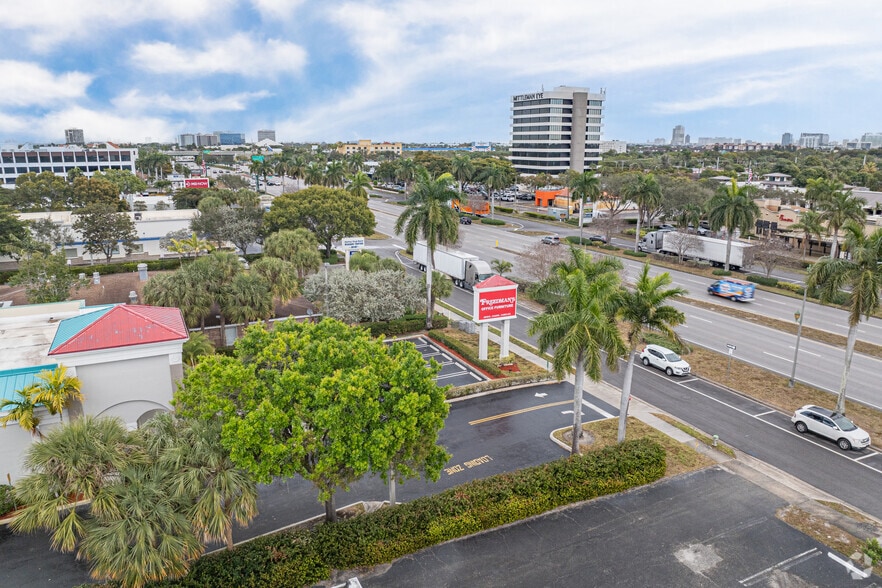 More Photos Of 2055 Palm Beach Lakes Blvd, West Palm Beach Storefront For Sale