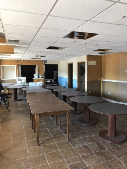 More Photos Of 313 Main St, Red Hill Restaurant For Lease