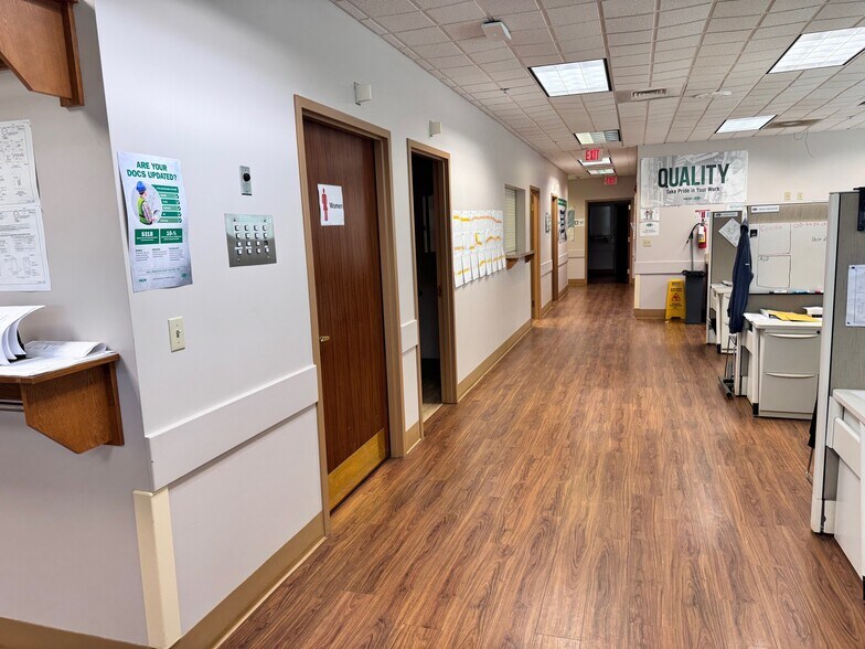 More Photos Of 5310 Valley Park Dr, Roanoke Unknown For Lease