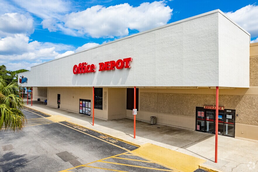 Primary Photo Of 26277 US Highway 19 N, Clearwater Freestanding For Sale