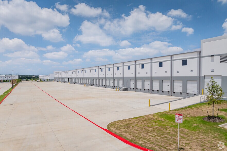 More Photos Of West Avenue and Wurzbach Parkway, San Antonio Unknown For Lease