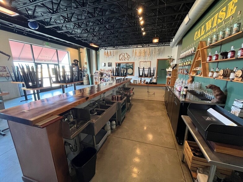 More Photos Of 3340 Ramada Dr, Paso Robles Distribution For Lease