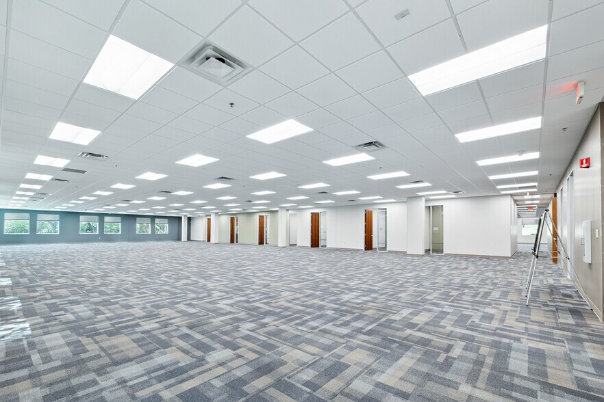 More Photos Of 12459 Network Blvd, San Antonio Office For Lease