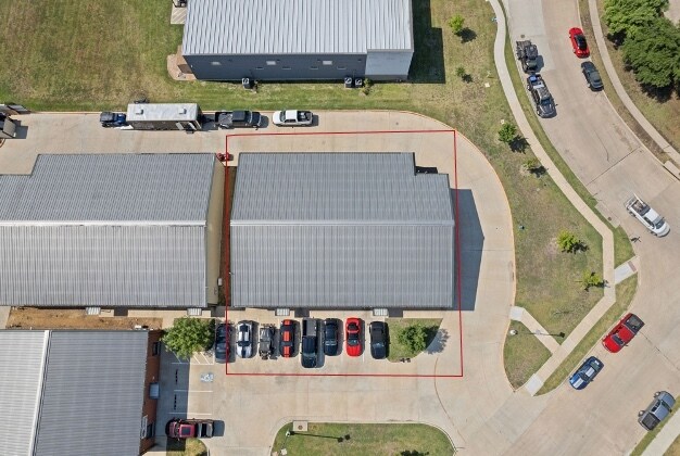 More Photos Of 414 Powerhouse St, McKinney Warehouse For Lease