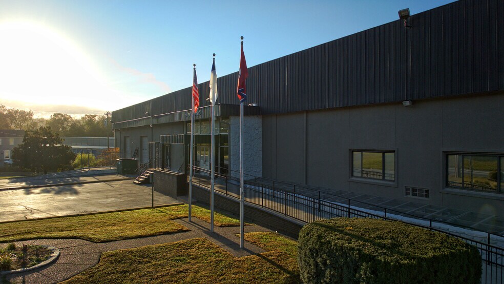 More Photos Of 114 Bush Rd, Nashville Light Distribution For Lease
