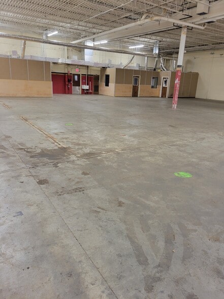 More Photos Of 85 Turnpike Dr, Waterbury Flex For Lease
