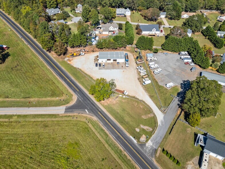 More Photos Of 3808 N Highway 14, Greer Service For Sale