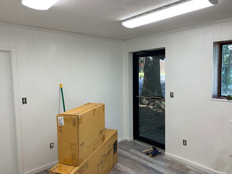 More Photos Of 4790 Woodlane Cir, Tallahassee Warehouse For Lease