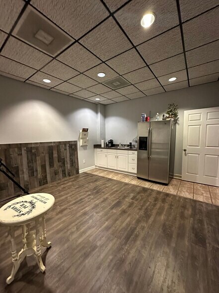 More Photos Of 211 14th St N, Saint Petersburg Light Manufacturing For Sale